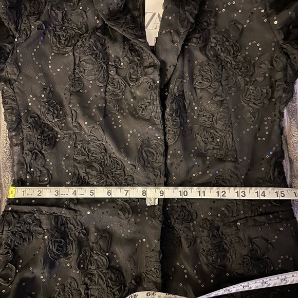 NEW ZARA Semi Sheer Structured Blazer w/ Sequins and 3D Flower Detail Size M/L - Picture 6 of 7